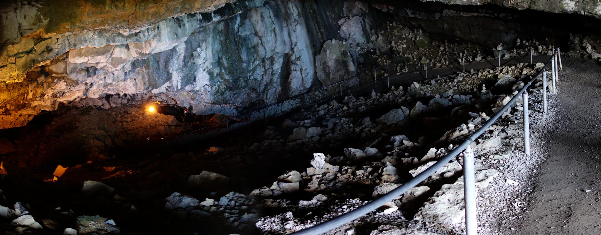 Höhle unterhalb Ebenalp