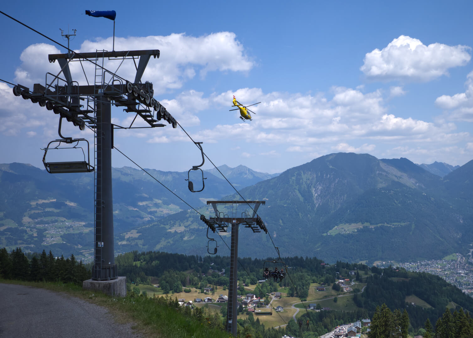 Sesselbahn Einhorn 2 mit Helikopter