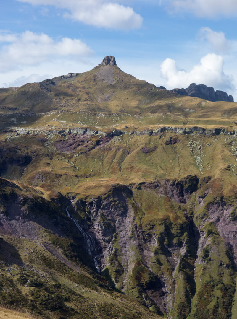 Spitzmeilen mit Wasserfall