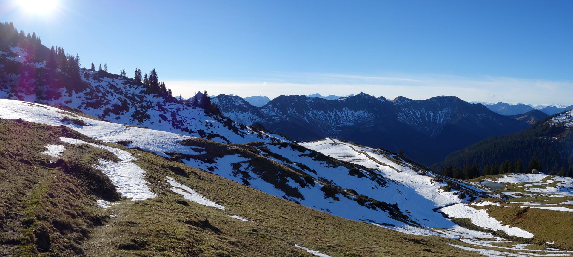 Wanderung durch Restschnee