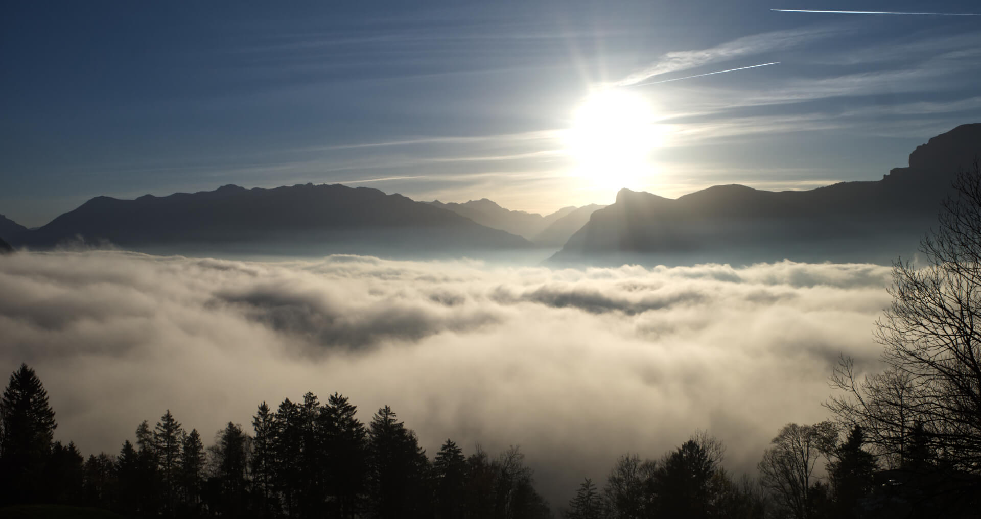 Nebelmeer mit Sonnenuntergang