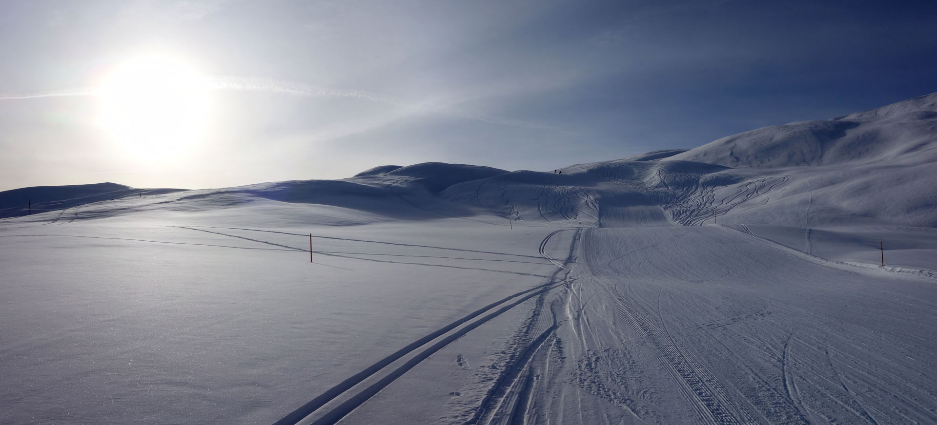 Skiabfahrt am Abend