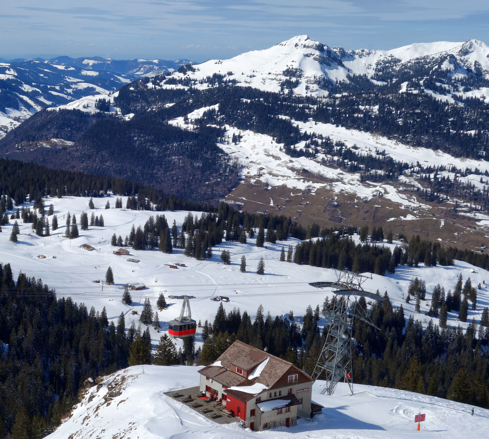 Gasthaus Stöfeli mit Seilbahn